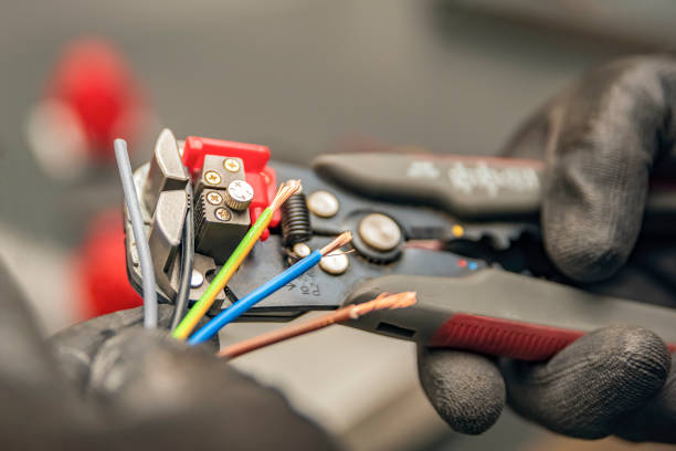 Best Licensed Electrician  in Saline, MI